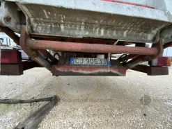 1#9768 Autocarro Iveco