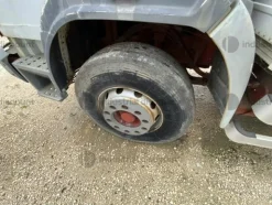 1#9768 Autocarro Iveco