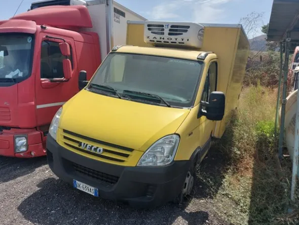 18#6287 Autocarro Iveco