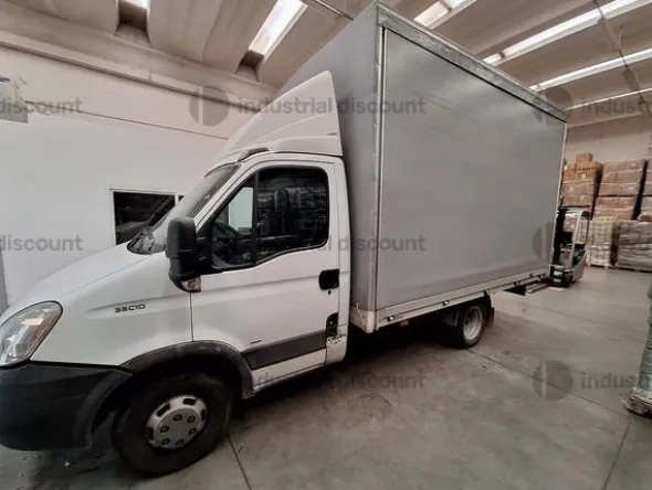 11#8867 Autocarro Iveco 35C10