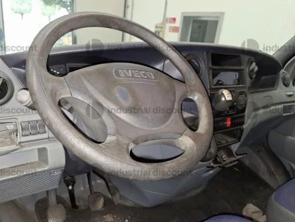 11#8867 Autocarro Iveco 35C10