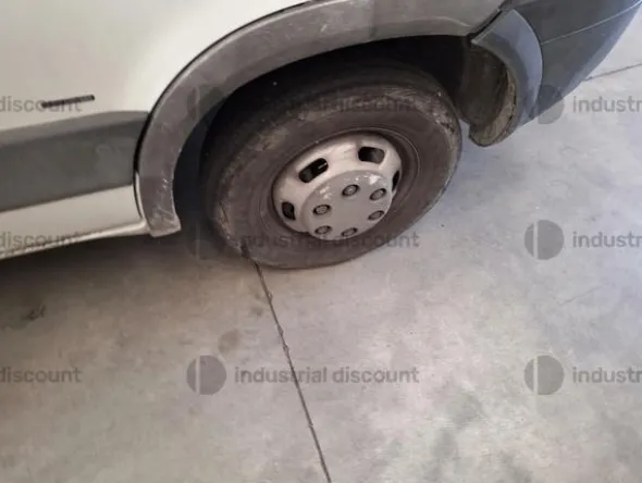11#8867 Autocarro Iveco 35C10
