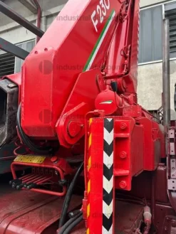 1#9682 Autocarro Iveco 190-32 con gru Fassi