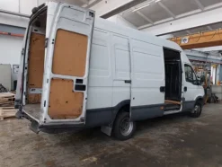 3#7923 Autocarro Iveco Daily