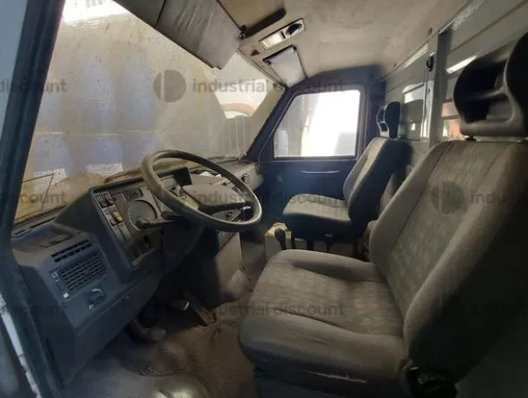 52#9898 Autocarro Iveco Daily
