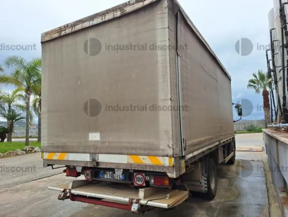 1#9829 Autocarro Iveco 120E18