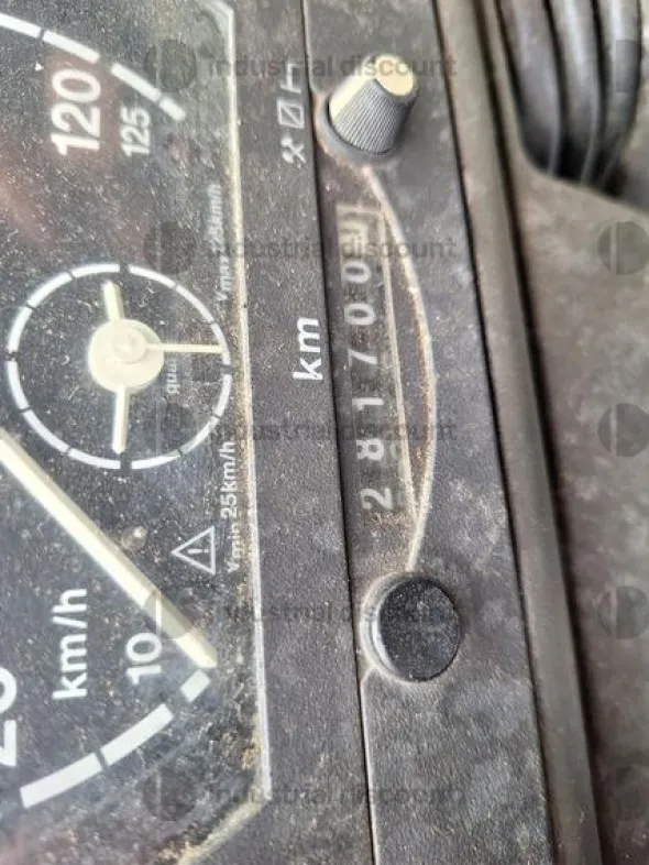 1#9829 Autocarro Iveco 120E18