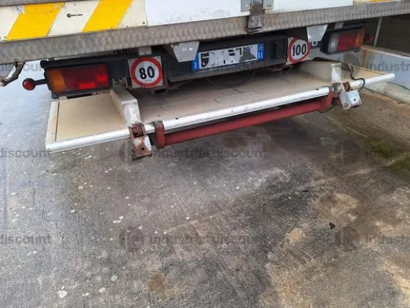 1#9829 Autocarro Iveco 120E18