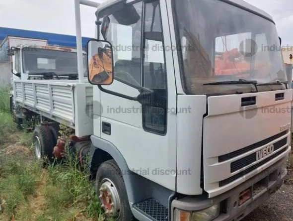 8#9578 Autocarro Iveco E18