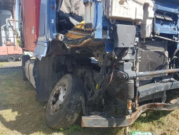 1#10273 Autocarro Iveco Tector 120e23, trattore stradale Stralis 450e5, trattore stradale Iveco Eurostar