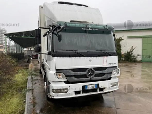 8#9826 Autocarro Mercedes Ateco