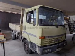 3#9747 Autocarro Nissan