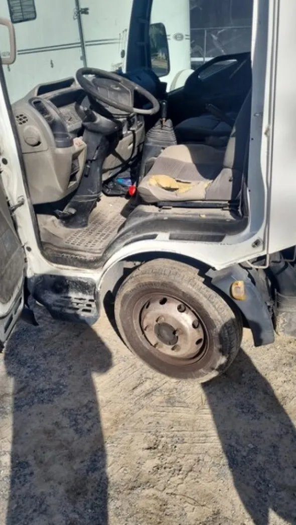 6#8291 Autocarro Nissan Cabstar