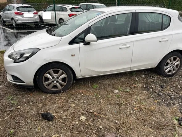 4#8291 Autocarro Opel Corsa