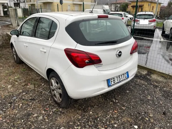 4#8291 Autocarro Opel Corsa