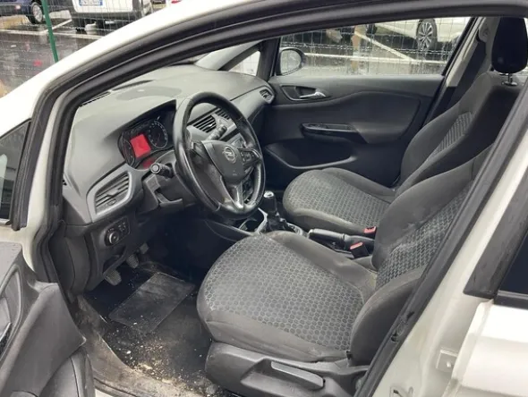 4#8291 Autocarro Opel Corsa