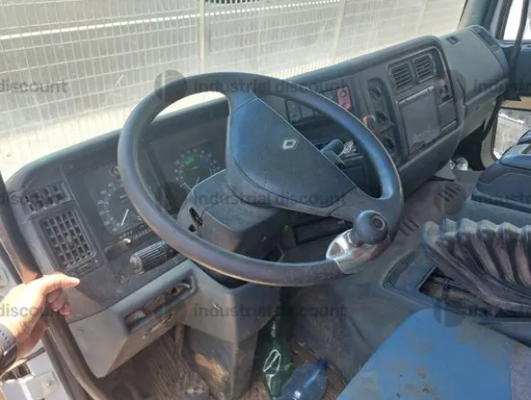 25#9274 Autocarro Renault 22AXA6
