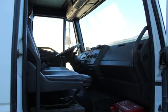 4#6883 Autocarro scarrabile Iveco