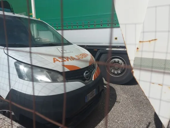 26#8394 Auto Medica Nissan nv 200