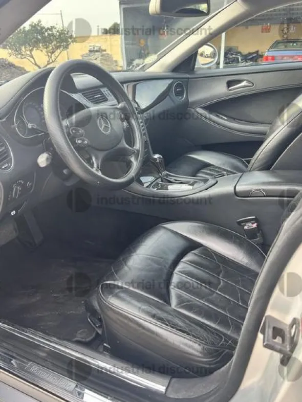 1#9051 Automobile Mercedes CLS 320