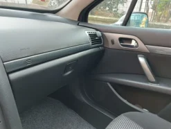 1#8136 Automobile Peugeot 407 SW