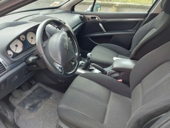 1#8136 Automobile Peugeot 407 SW