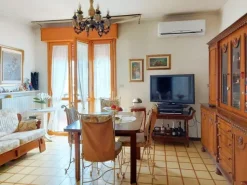 #21379 Autosalone con officine e appartamenti