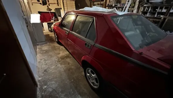 11#8332 Autovettura Alfa Romeo 75 1988