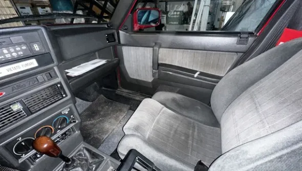 11#8332 Autovettura Alfa Romeo 75 1988