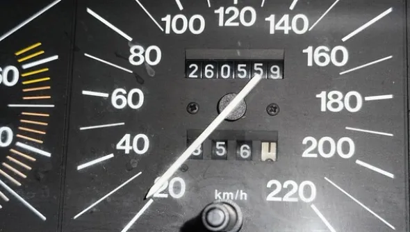 11#8332 Autovettura Alfa Romeo 75 1988
