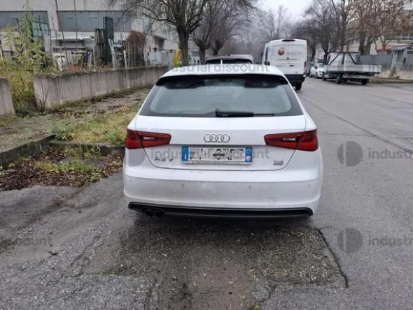 18#10047 Autovettura Audi A3
