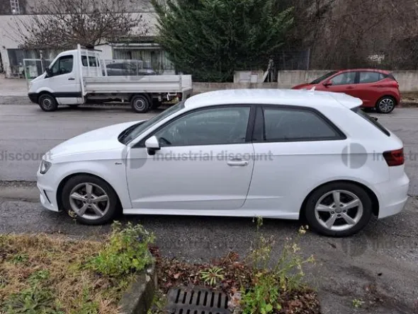 18#10047 Autovettura Audi A3