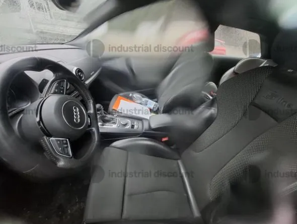 18#10047 Autovettura Audi A3