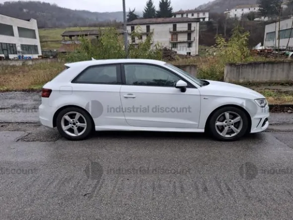 18#10047 Autovettura Audi A3