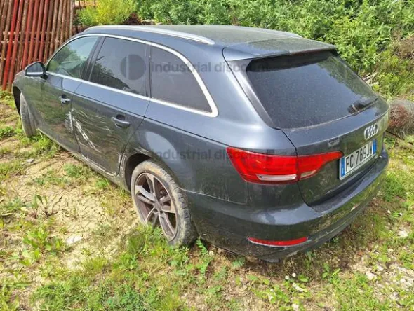 1#9074 Autovettura Audi A4 Avant