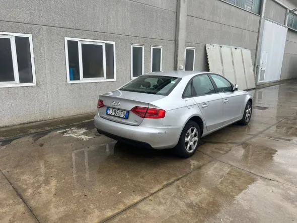 Autovettura Audi A4 – targa EJ826FB
