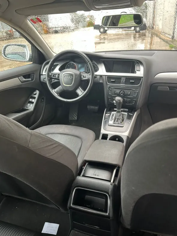 Autovettura Audi A4 – targa EJ826FB