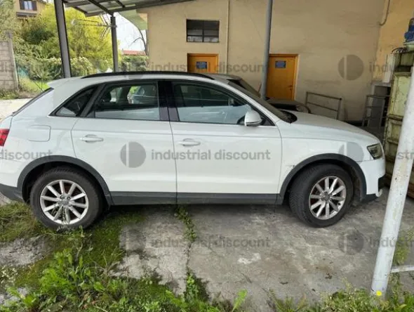 1#9548 Autovettura Audi Q3