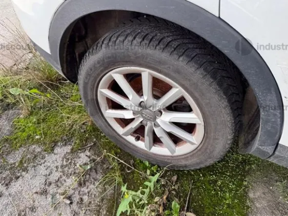 1#9548 Autovettura Audi Q3