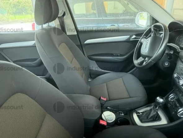 1#9548 Autovettura Audi Q3