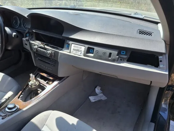 12#7937 Autovettura BMW 330 DX