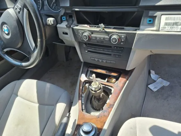 12#7937 Autovettura BMW 330 DX