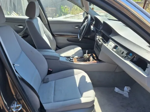 12#7937 Autovettura BMW 330 DX