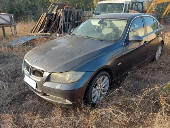 12#7937 Autovettura BMW 330 DX