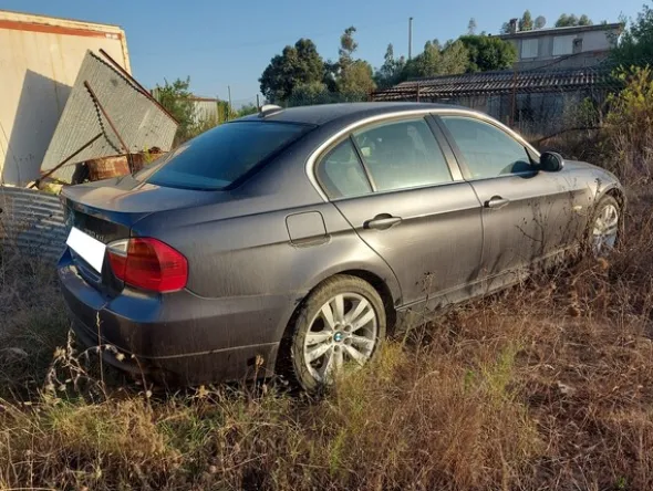 12#7937 Autovettura BMW 330 DX