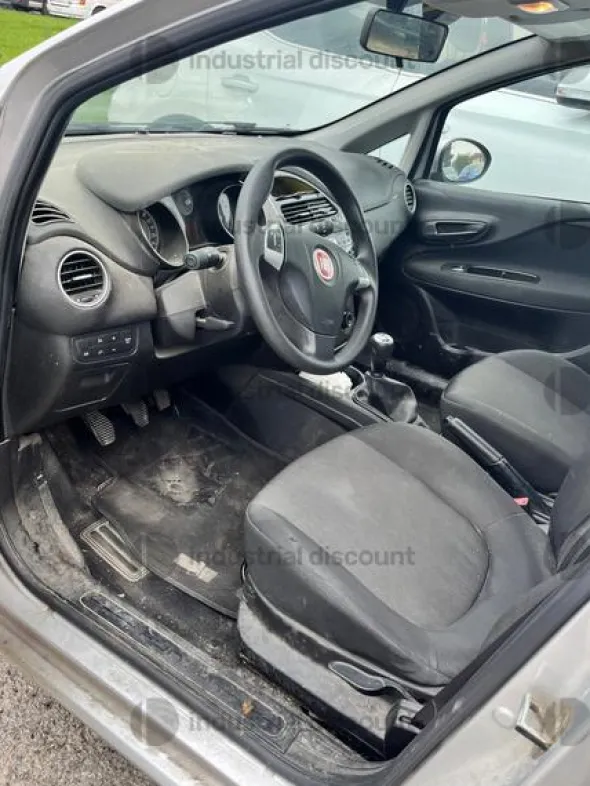 4#9948 Autovettura Fiat Punto
