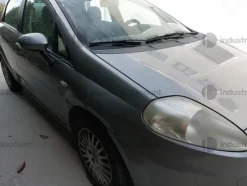 7#8924 Autovettura Fiat Punto