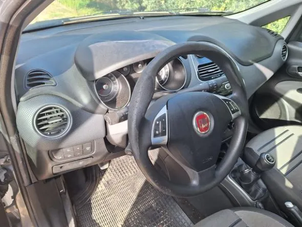 1#8637 Autovettura Fiat Punto 1.2D