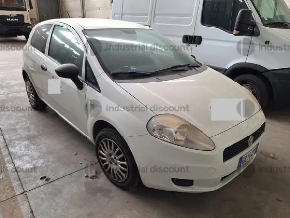 98#9186 Autovettura Fiat Punto Van
