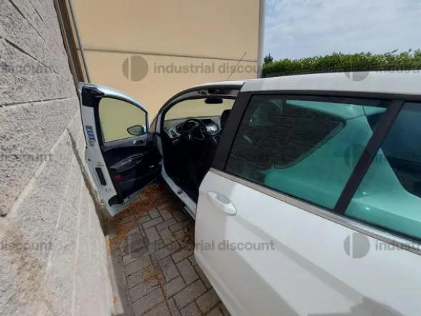 64#8980 Autovettura Ford B-Max
